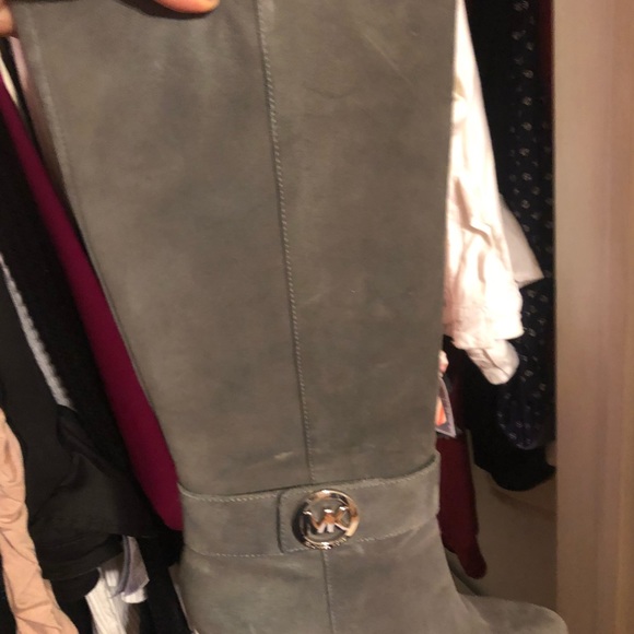 Michael Kors barely use, over the knee boots - Picture 2 of 3